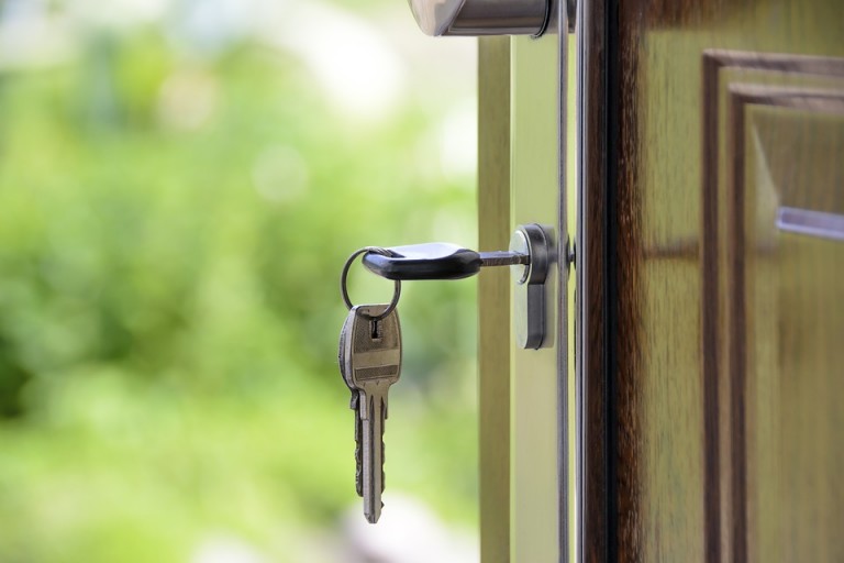 Should I invest or pay off my mortgage: Which Strategy Works Best?